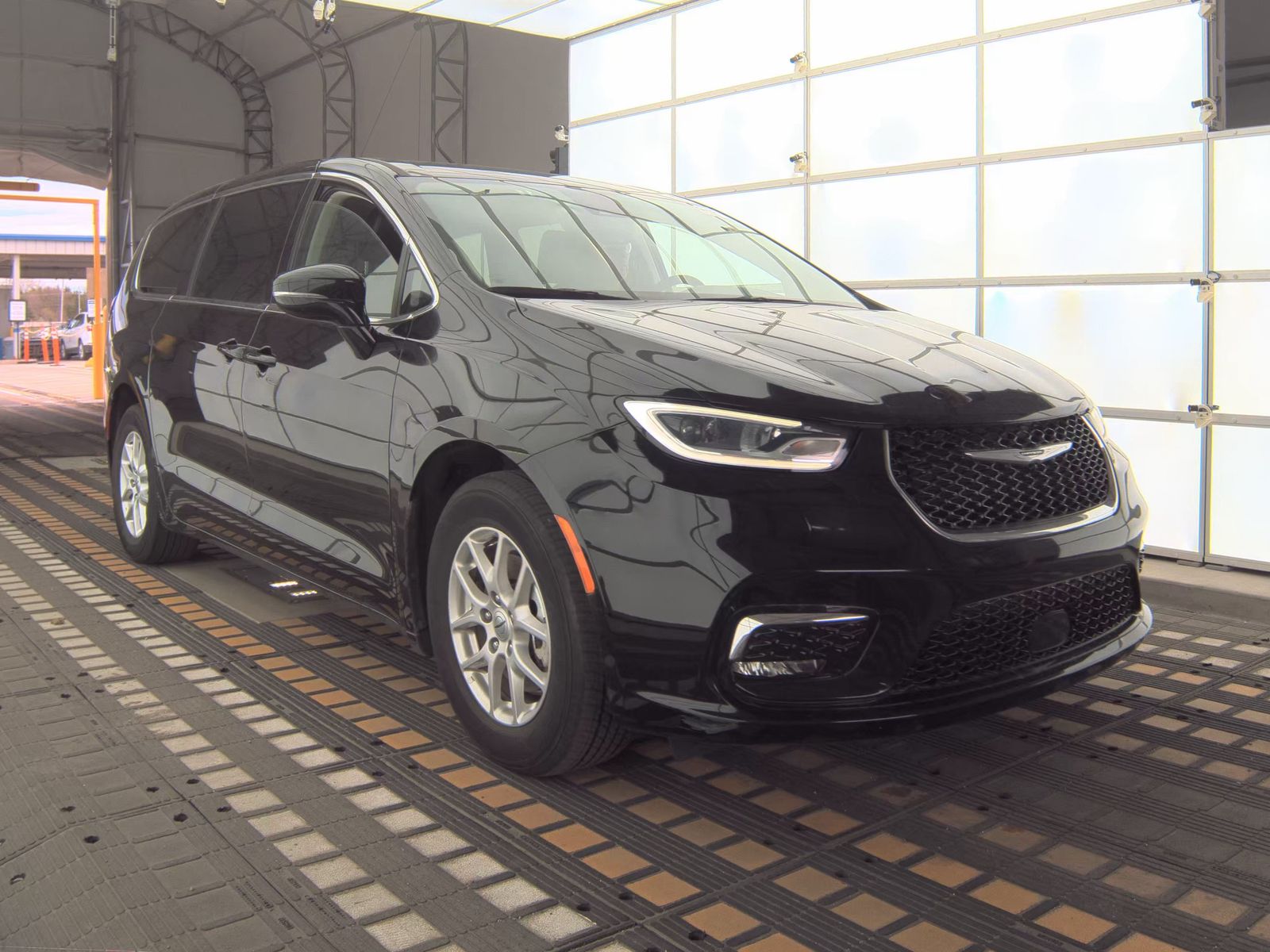 CHRYSLER PACIFICA - 4
