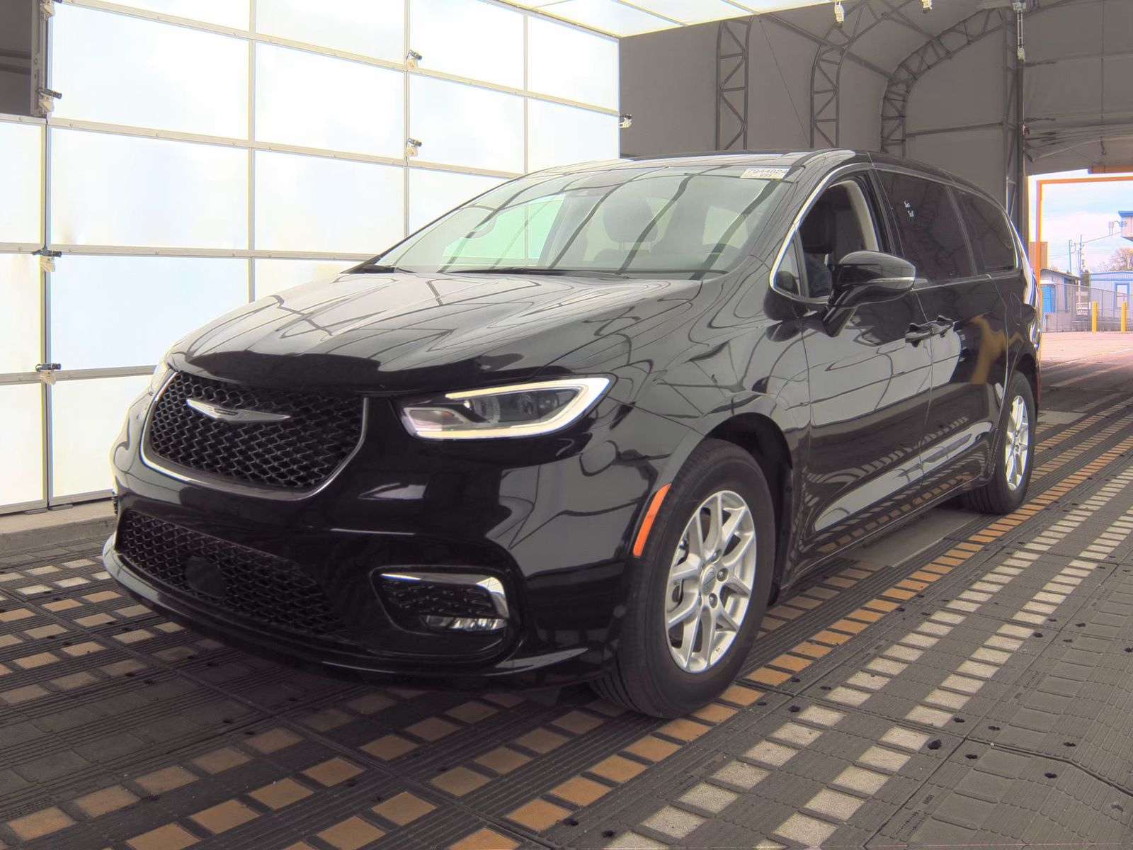 CHRYSLER PACIFICA - 1