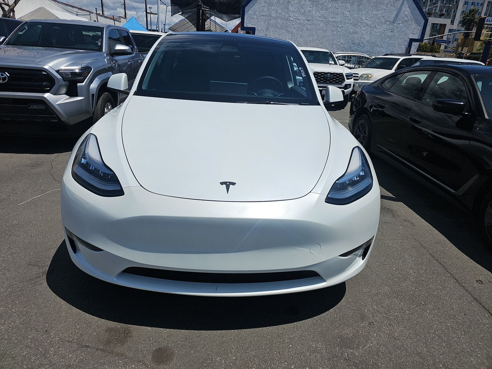 TESLA MODEL Y - 3