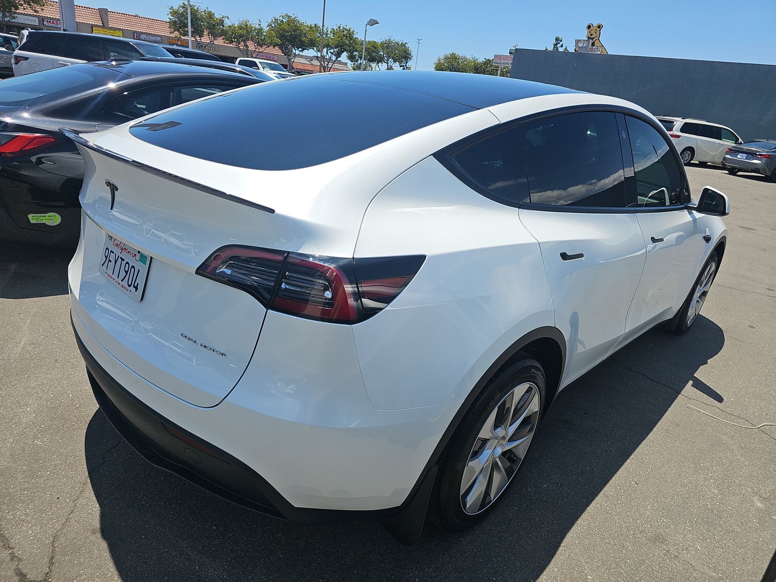 TESLA MODEL Y - 5
