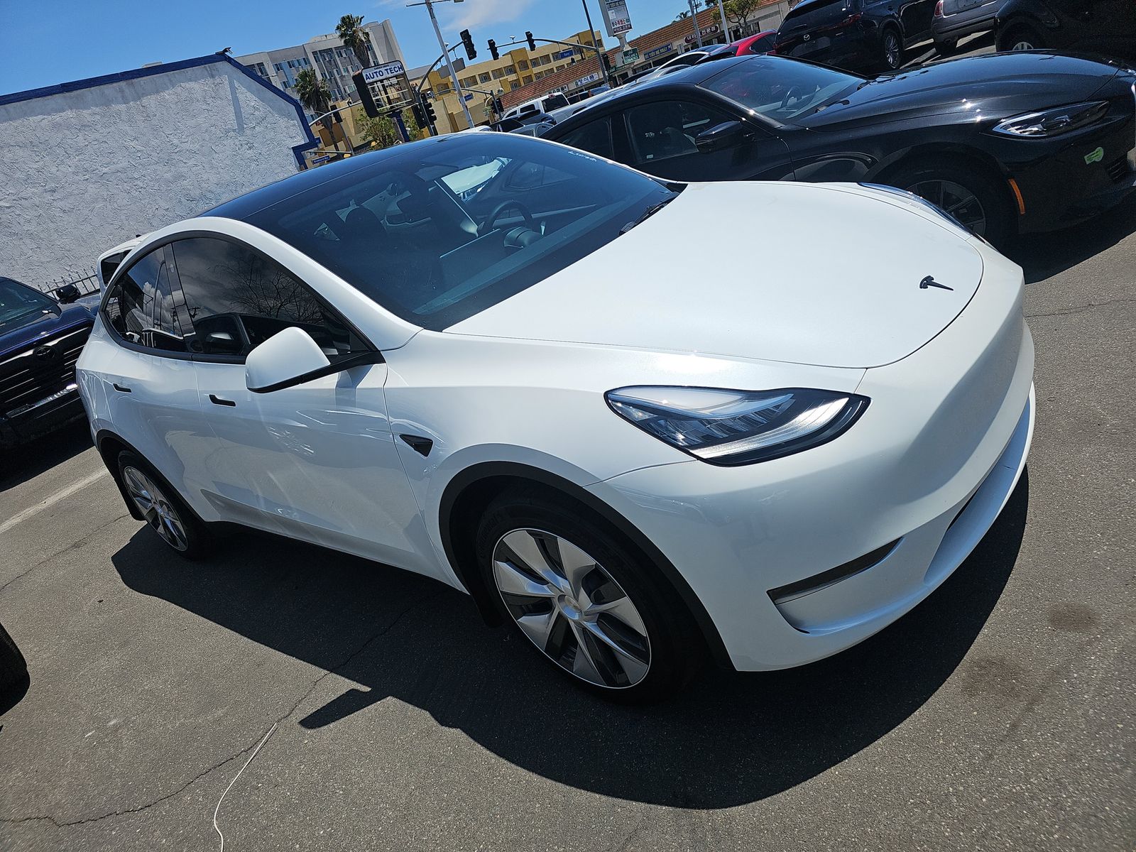 TESLA MODEL Y - 4
