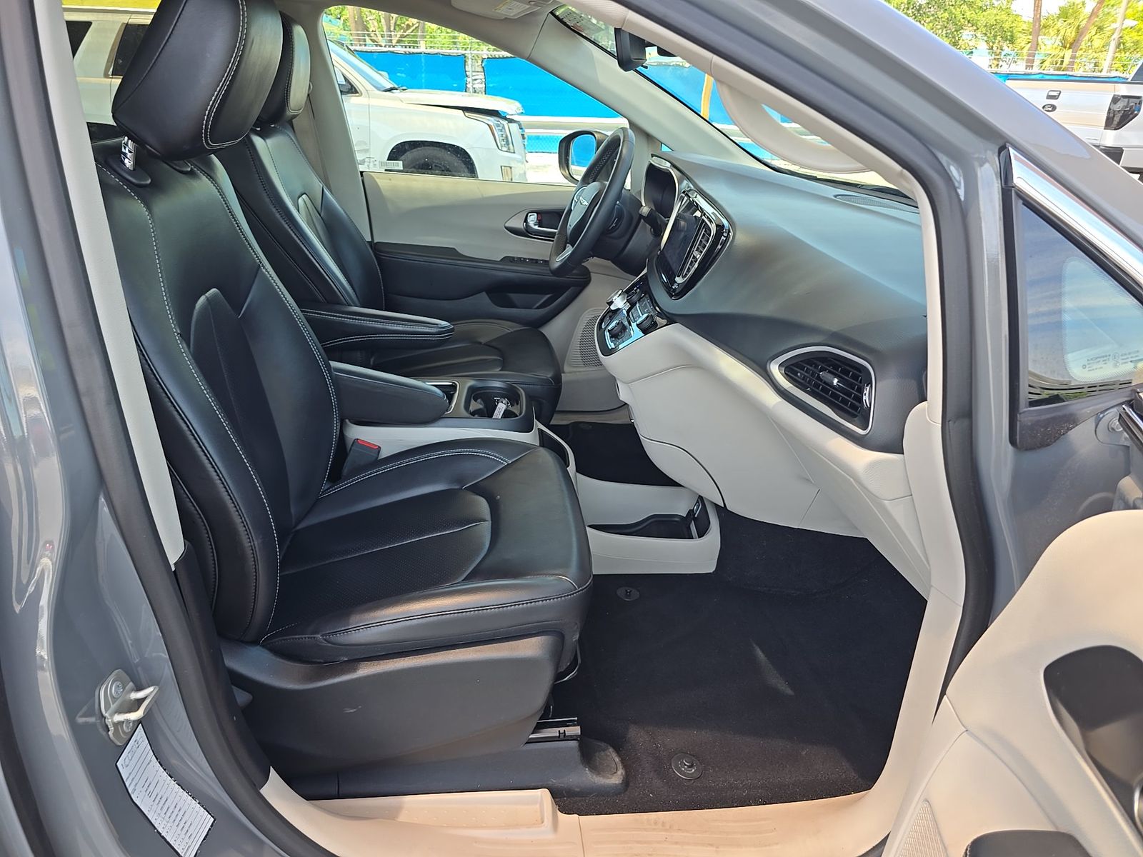 CHRYSLER PACIFICA - 9