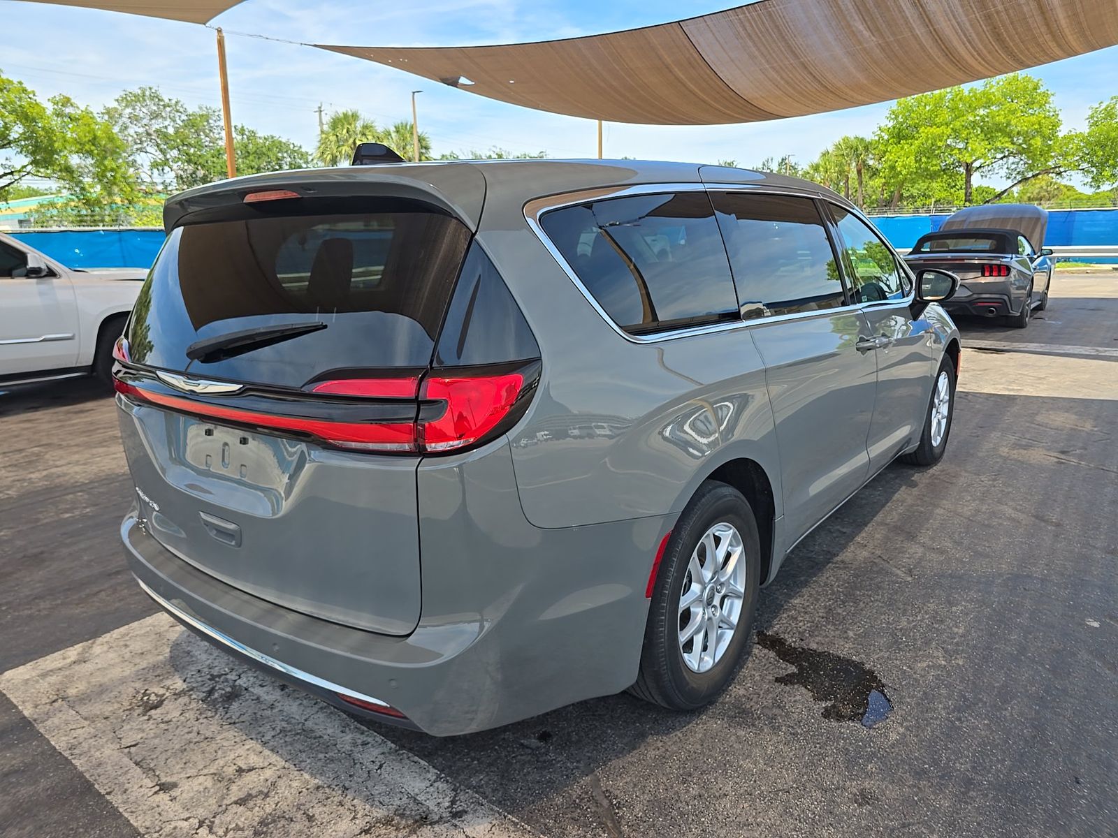 CHRYSLER PACIFICA - 5