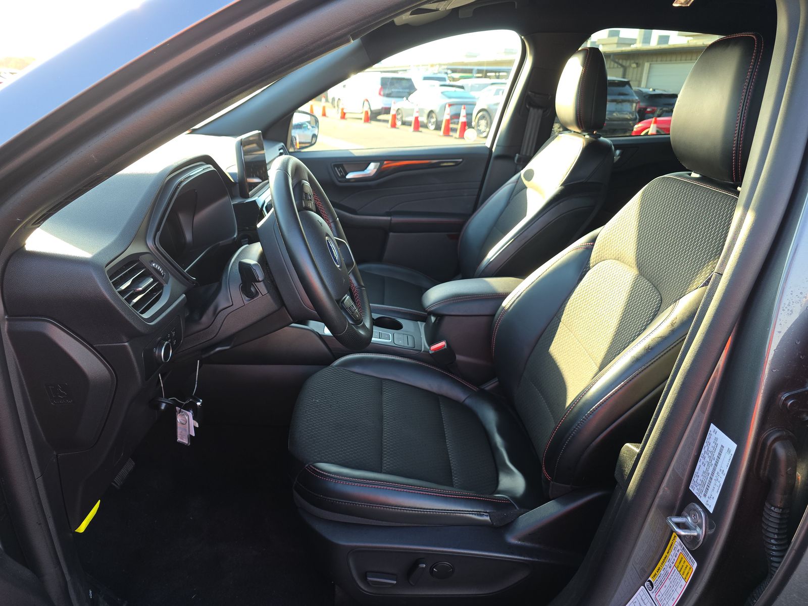 FORD ESCAPE - 8