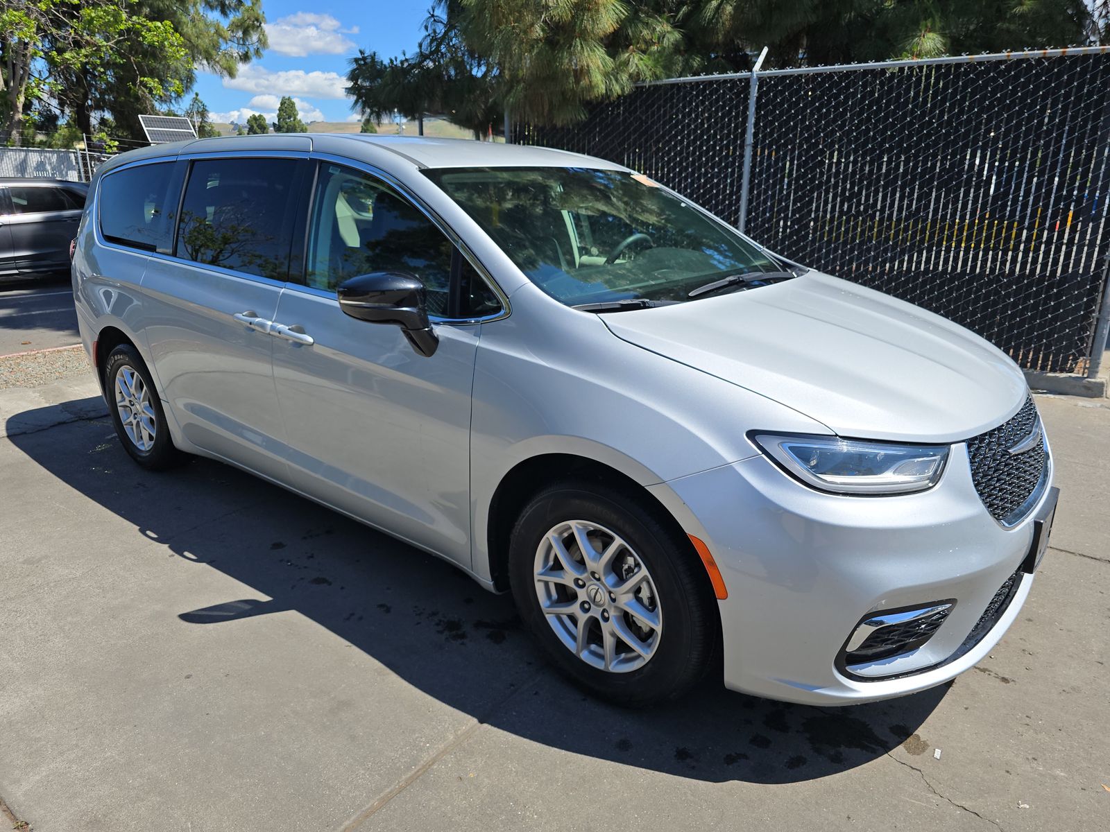 CHRYSLER PACIFICA - 4