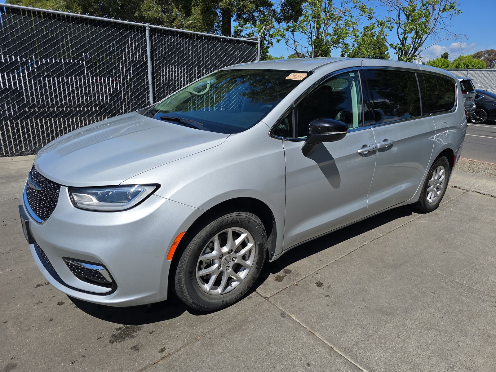 CHRYSLER PACIFICA - 1