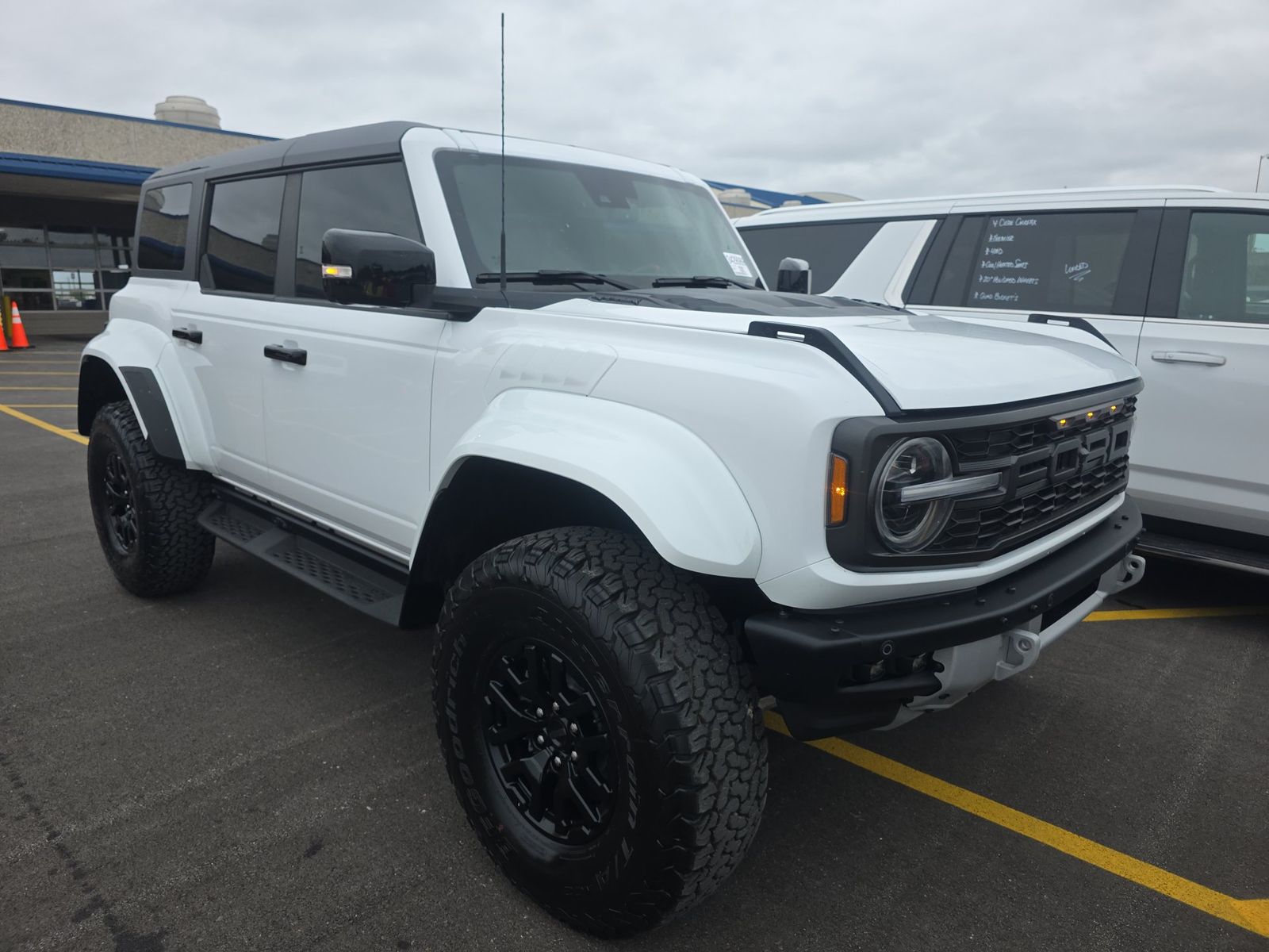 FORD BRONCO - 4