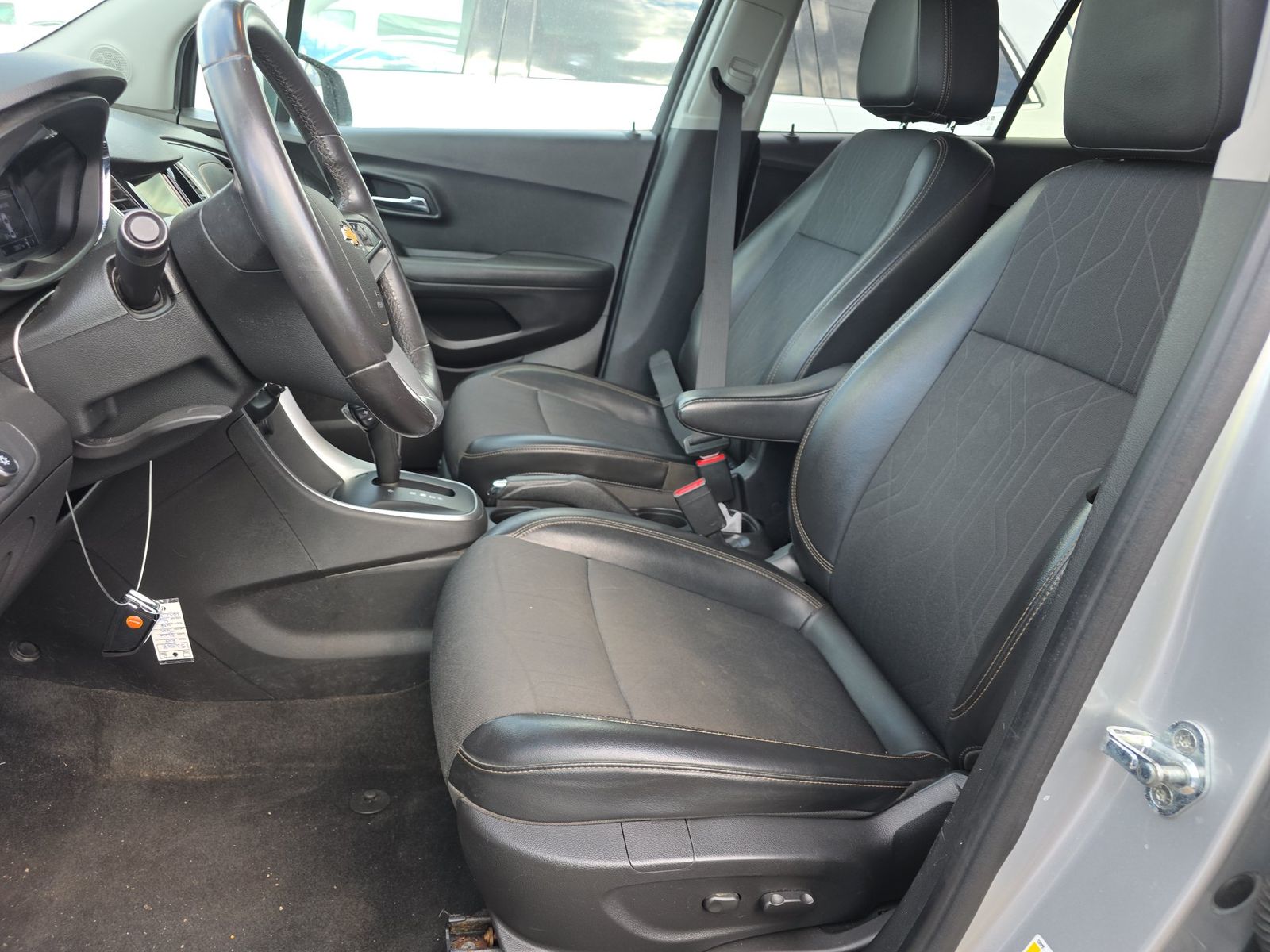 CHEVROLET TRAX - 8