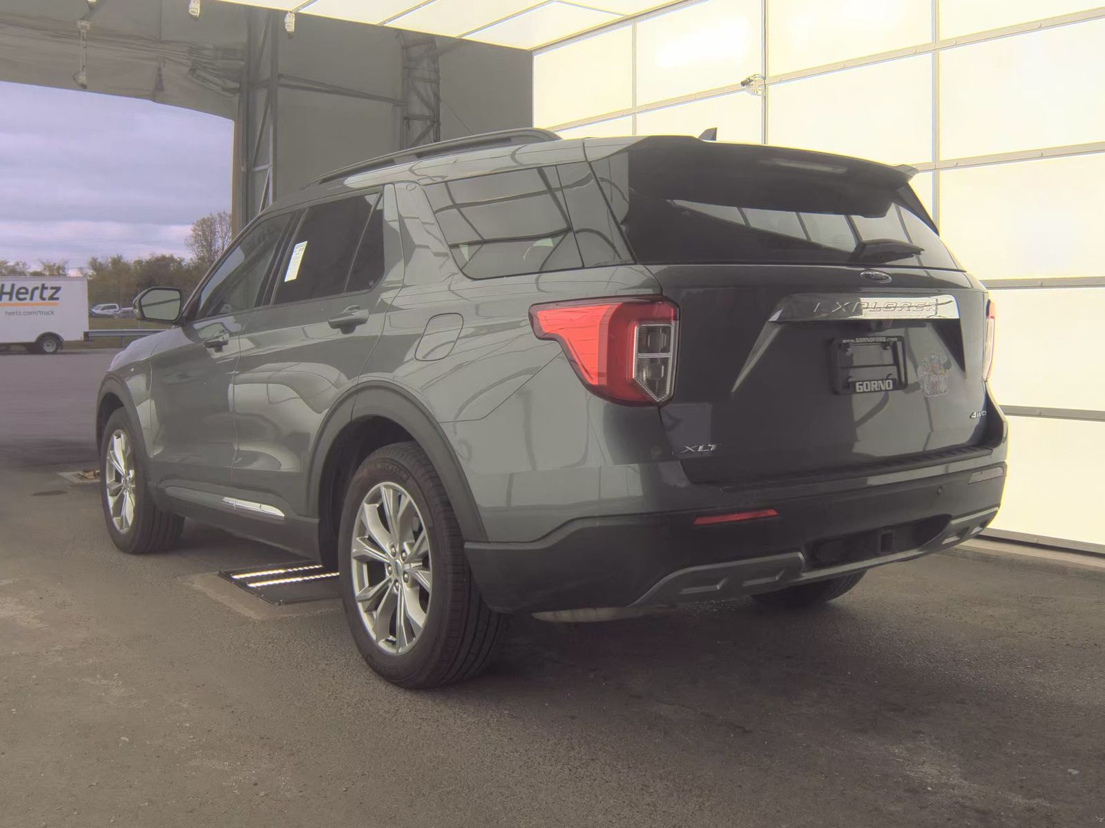 FORD EXPLORER - 9