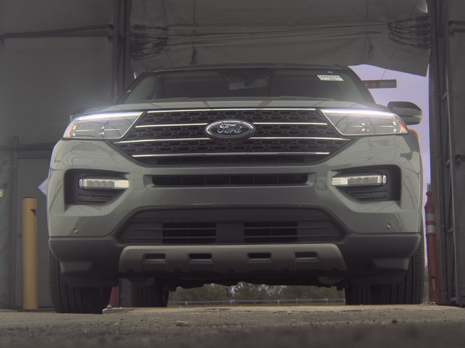 FORD EXPLORER - 4