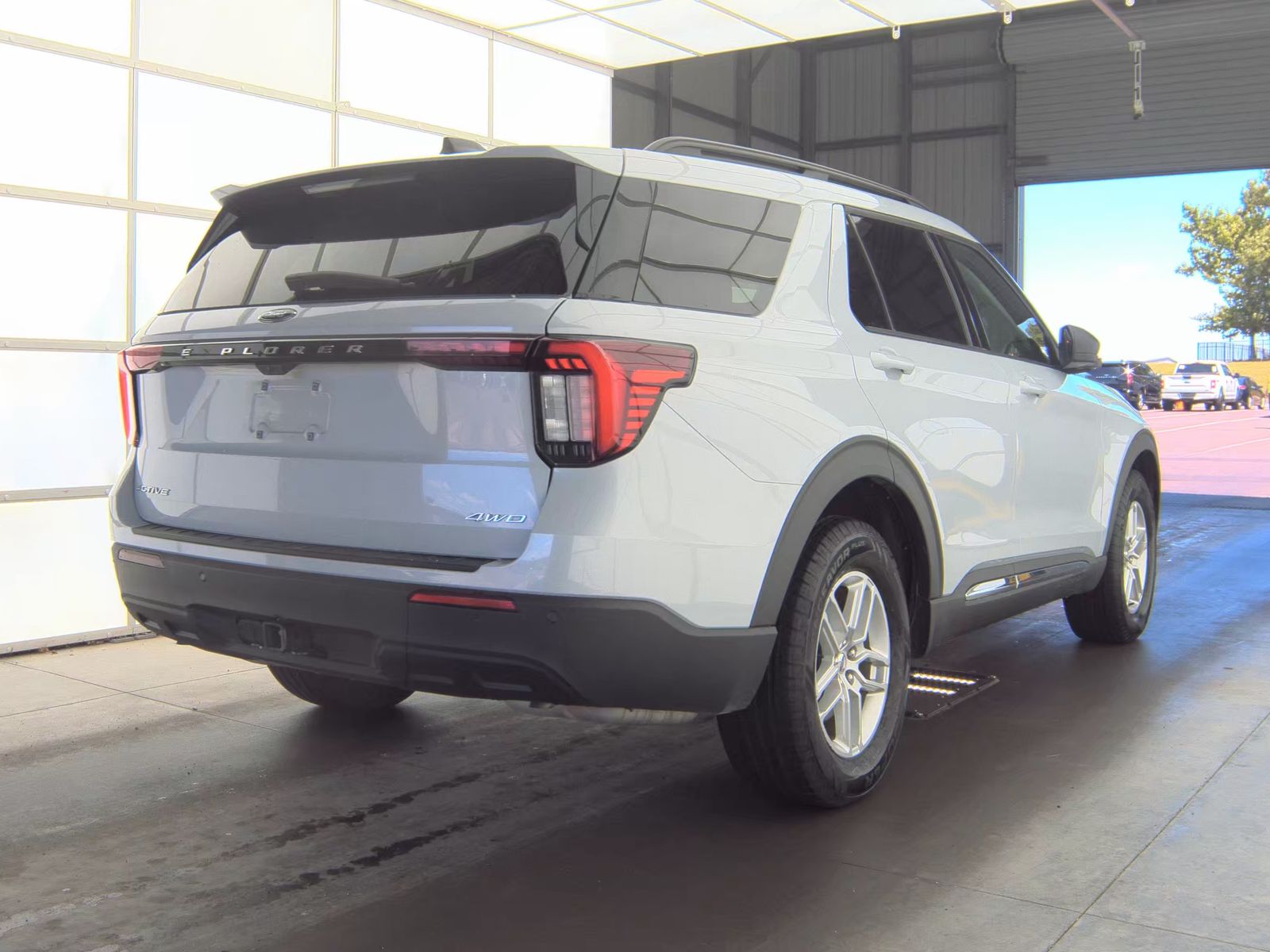 FORD EXPLORER - 5