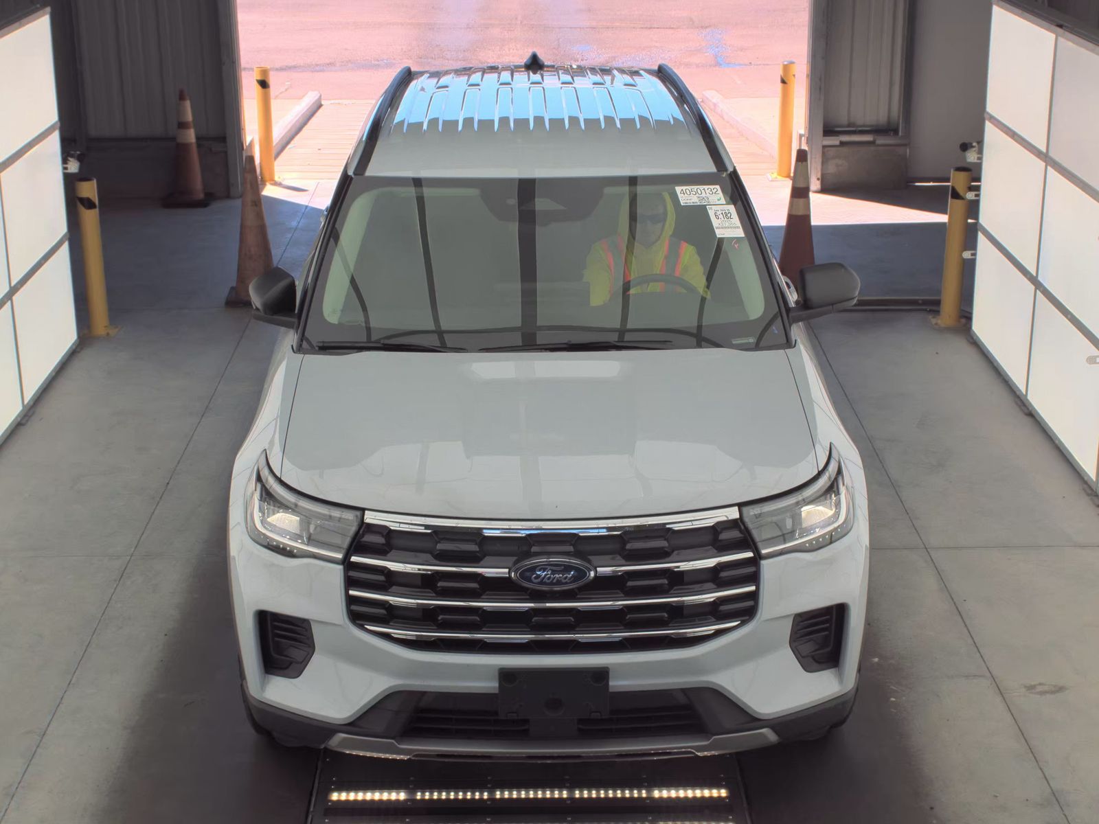 FORD EXPLORER - 3
