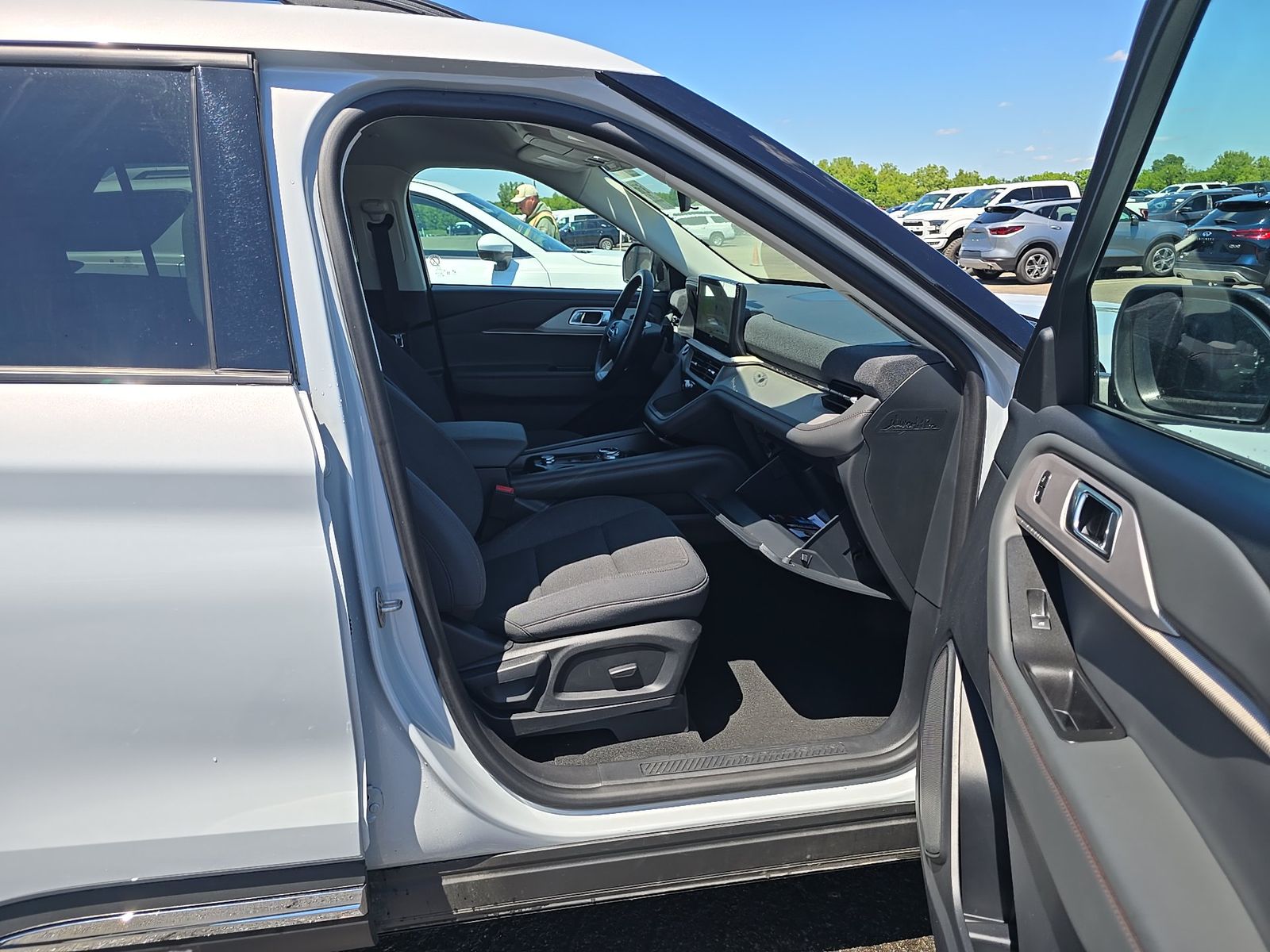 FORD EXPLORER - 9