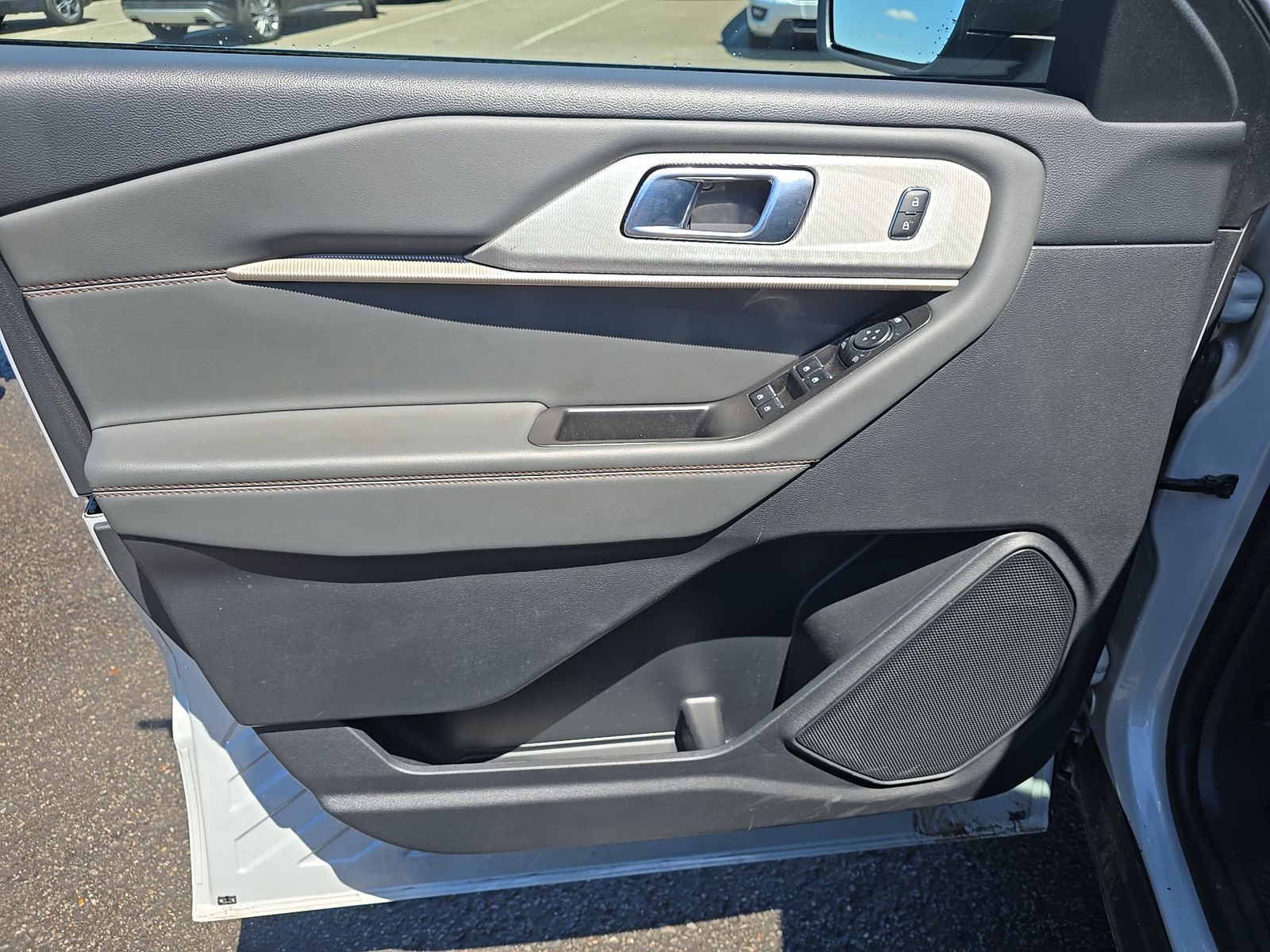 FORD EXPLORER - 10