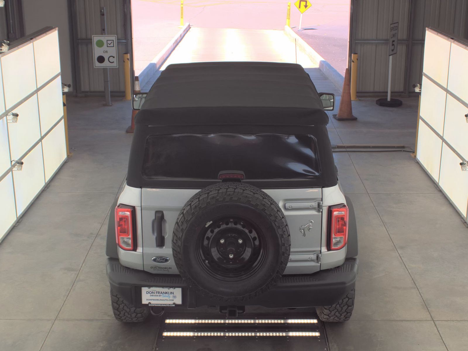 FORD BRONCO - 6