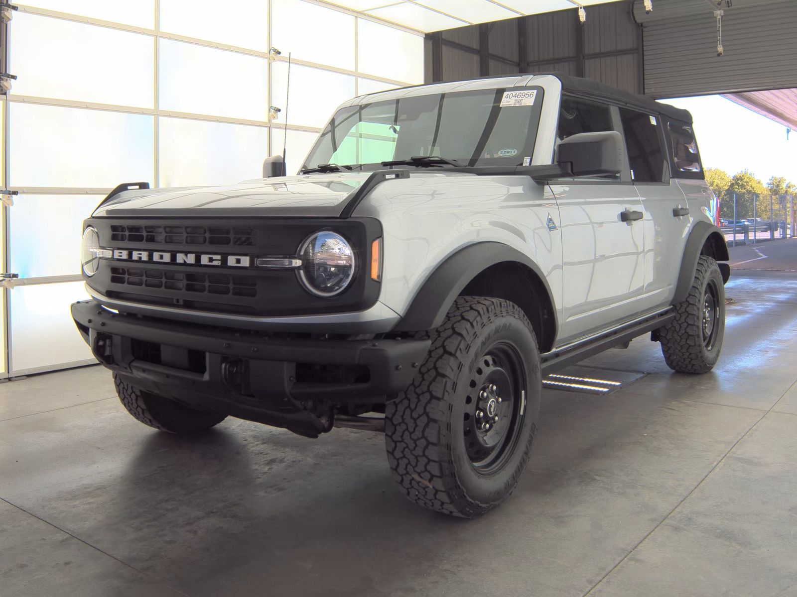 FORD BRONCO - 1