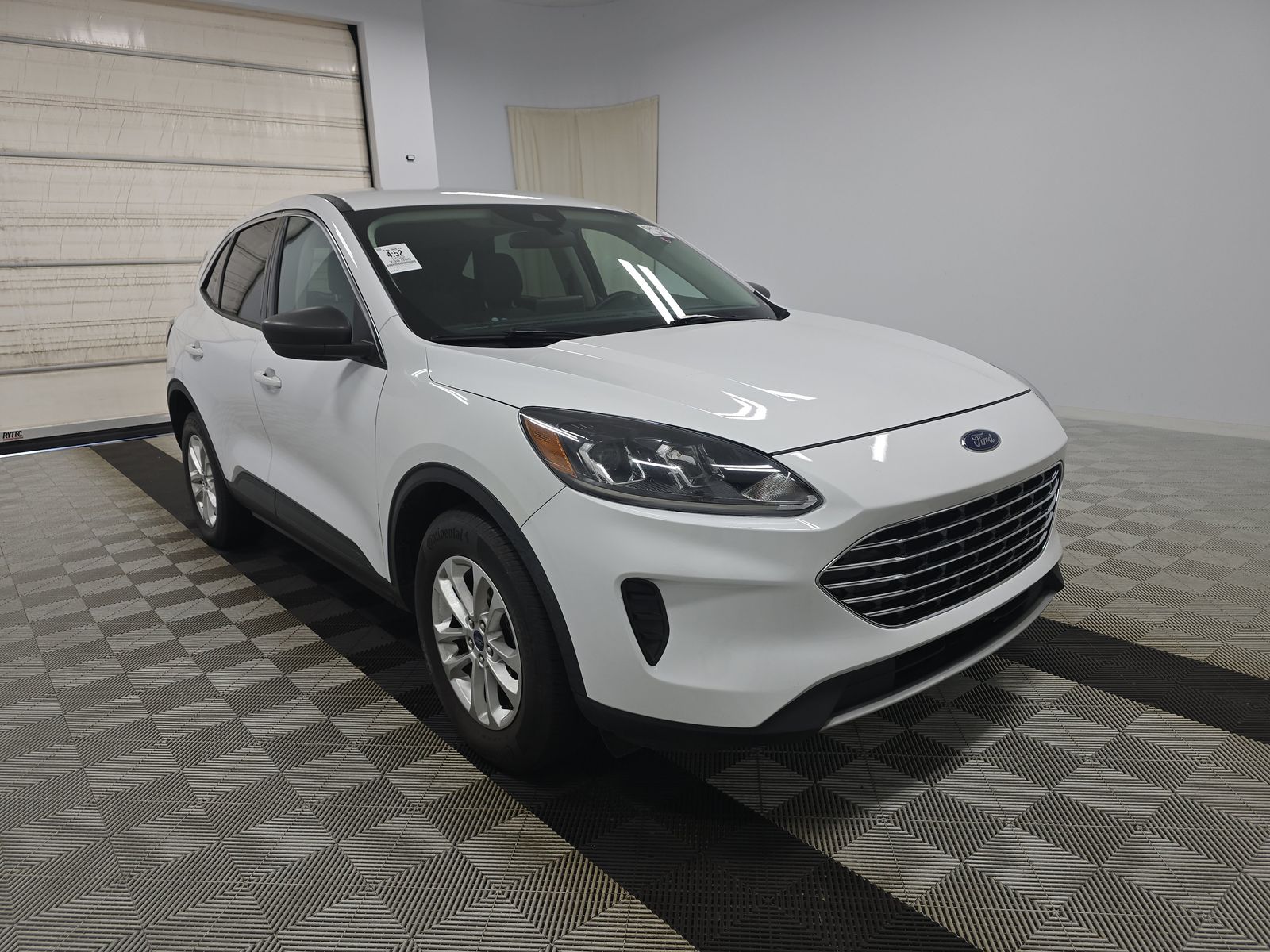 FORD ESCAPE - 4