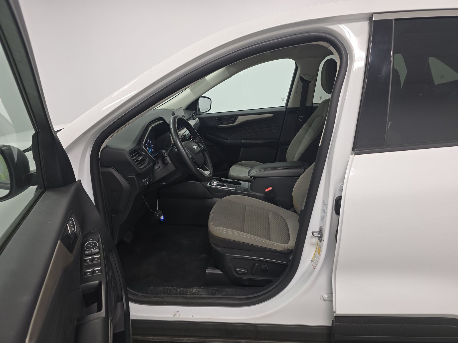 FORD ESCAPE - 8