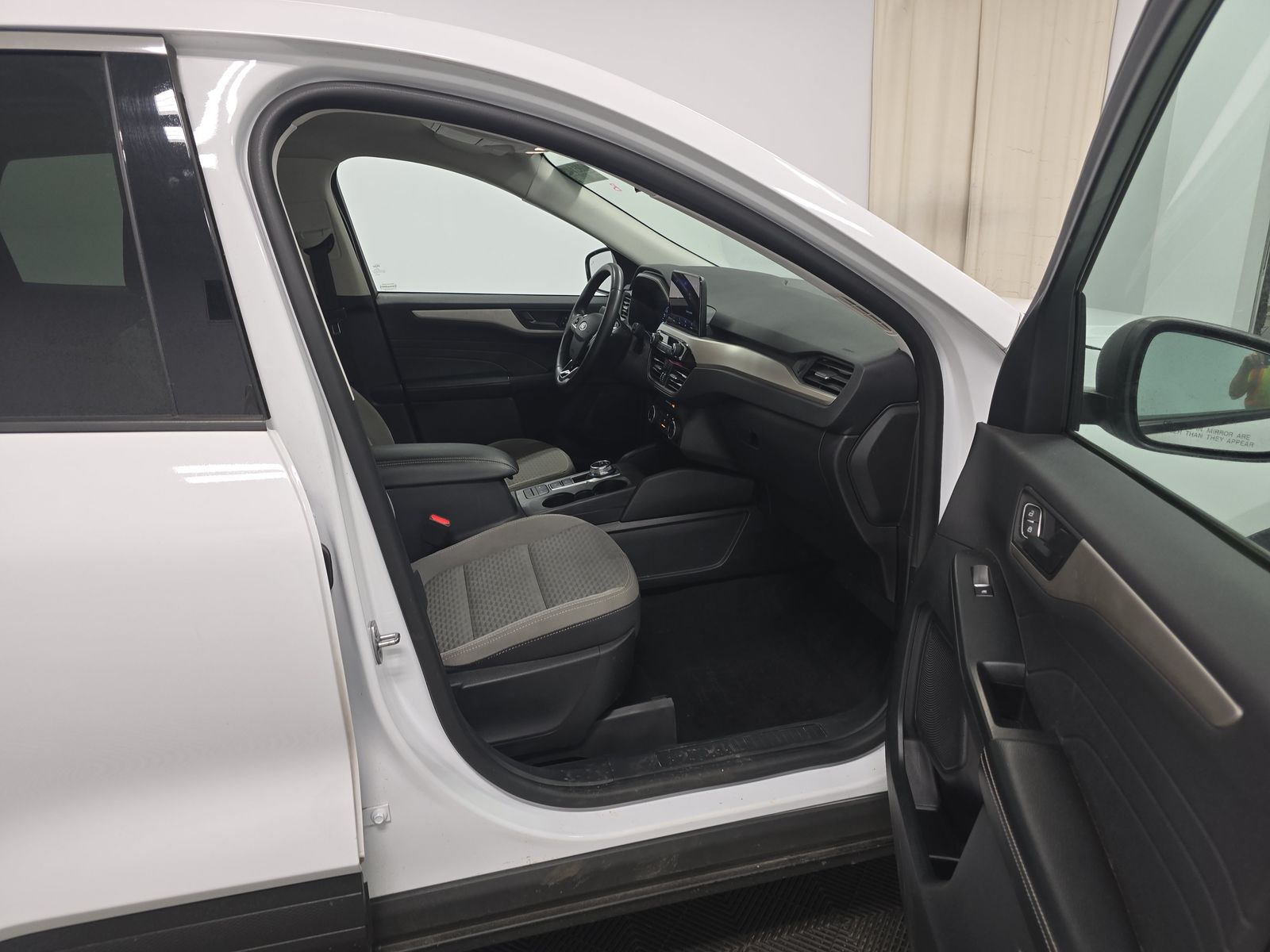 FORD ESCAPE - 9
