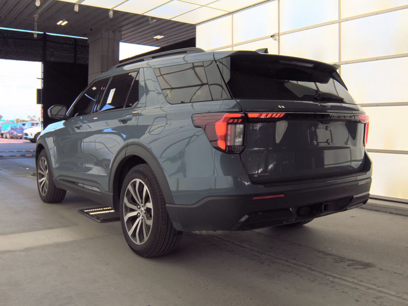 FORD EXPLORER - 9