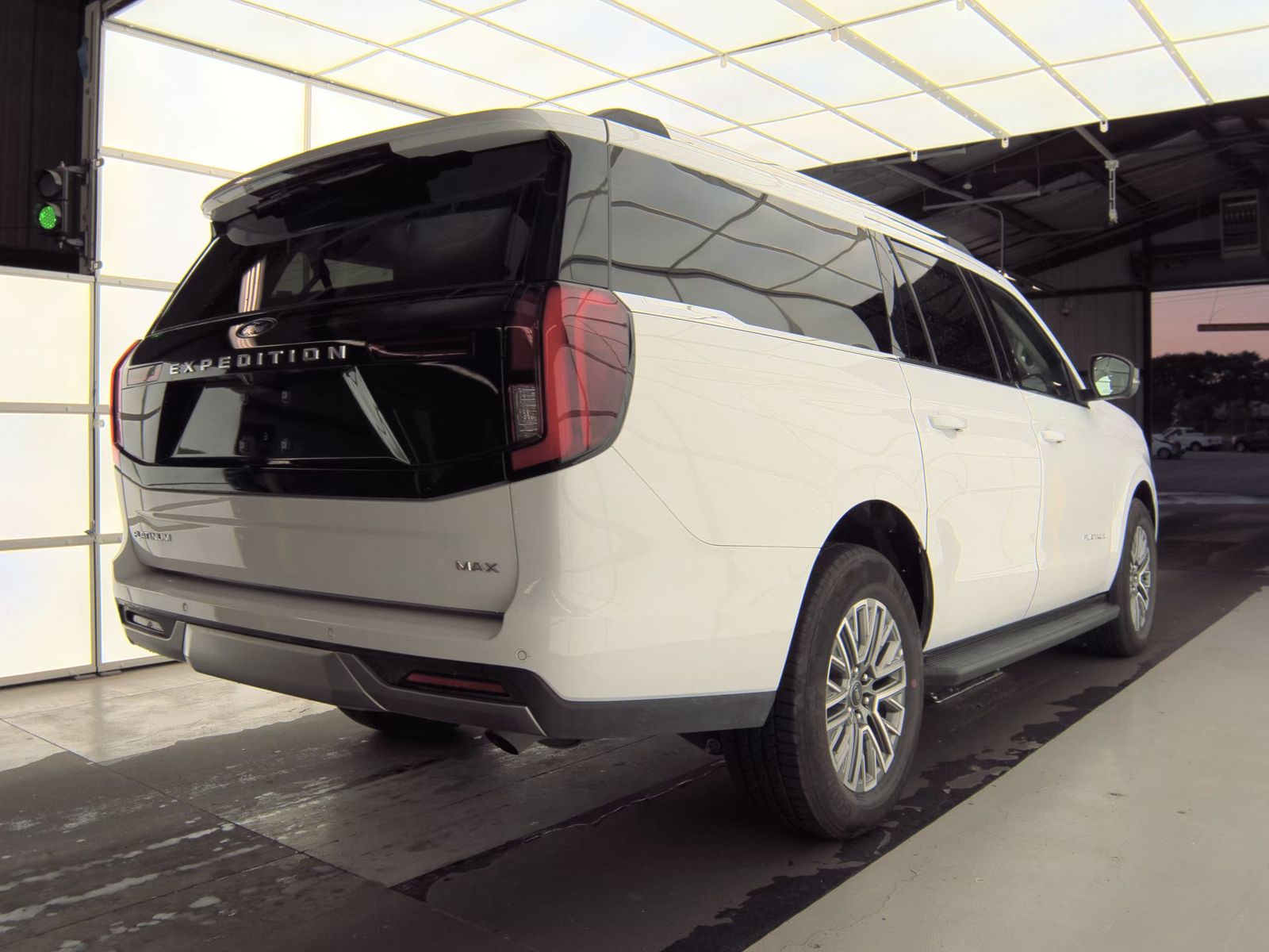 FORD EXPEDITION MAX - 5