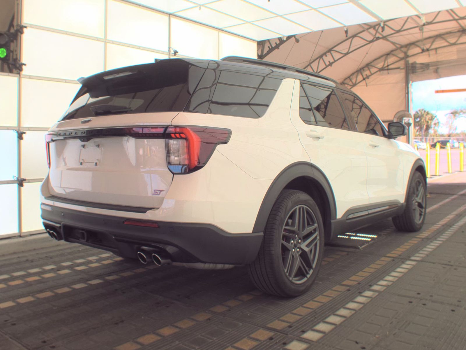 FORD EXPLORER - 6