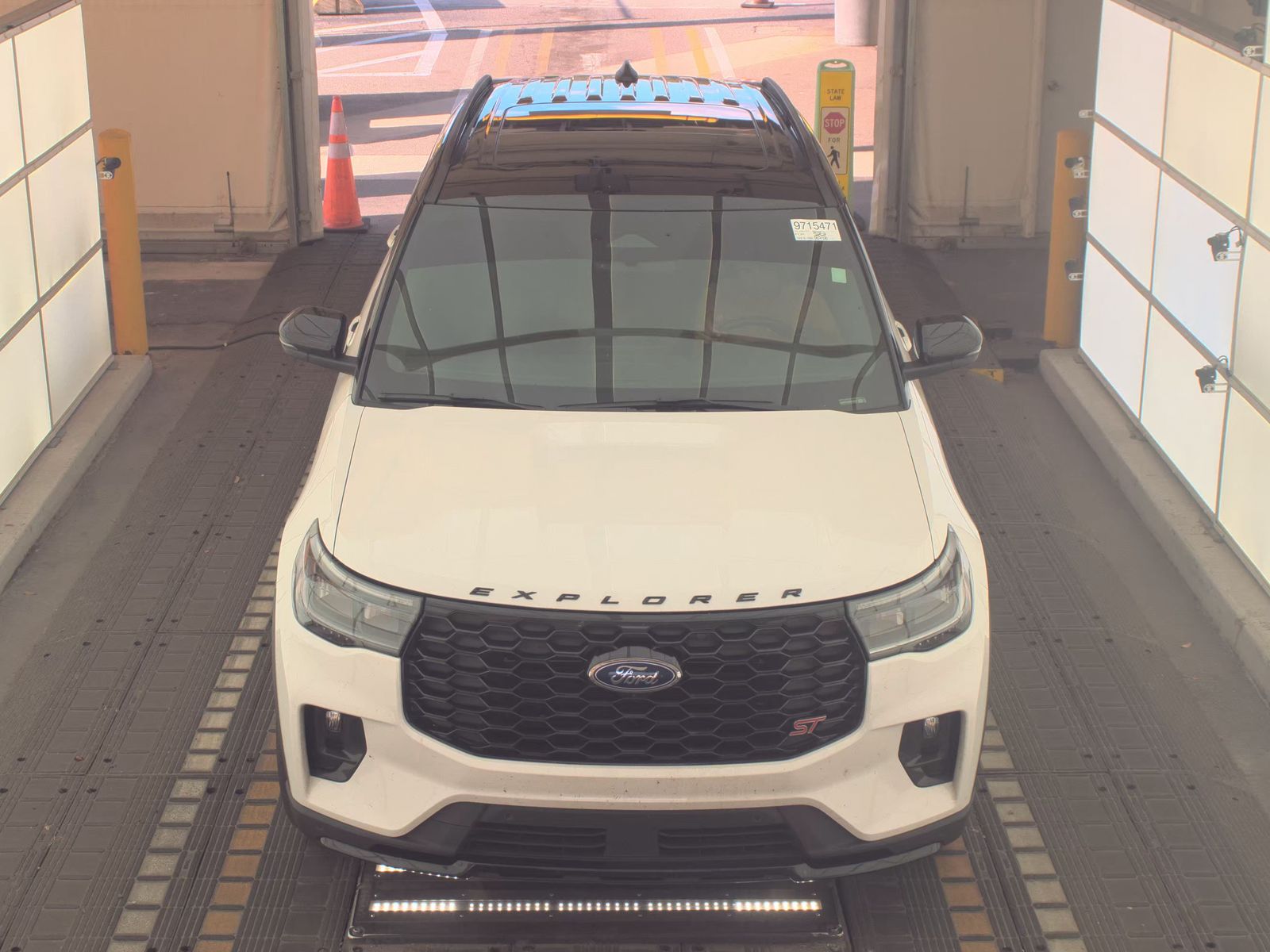 FORD EXPLORER - 3