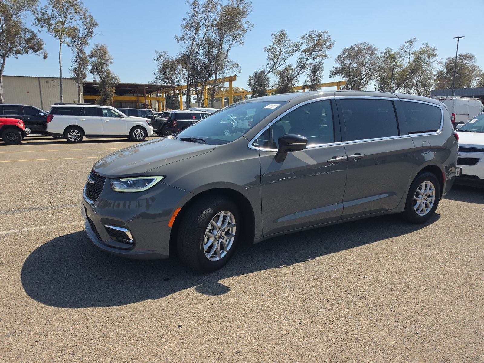 CHRYSLER PACIFICA - 1
