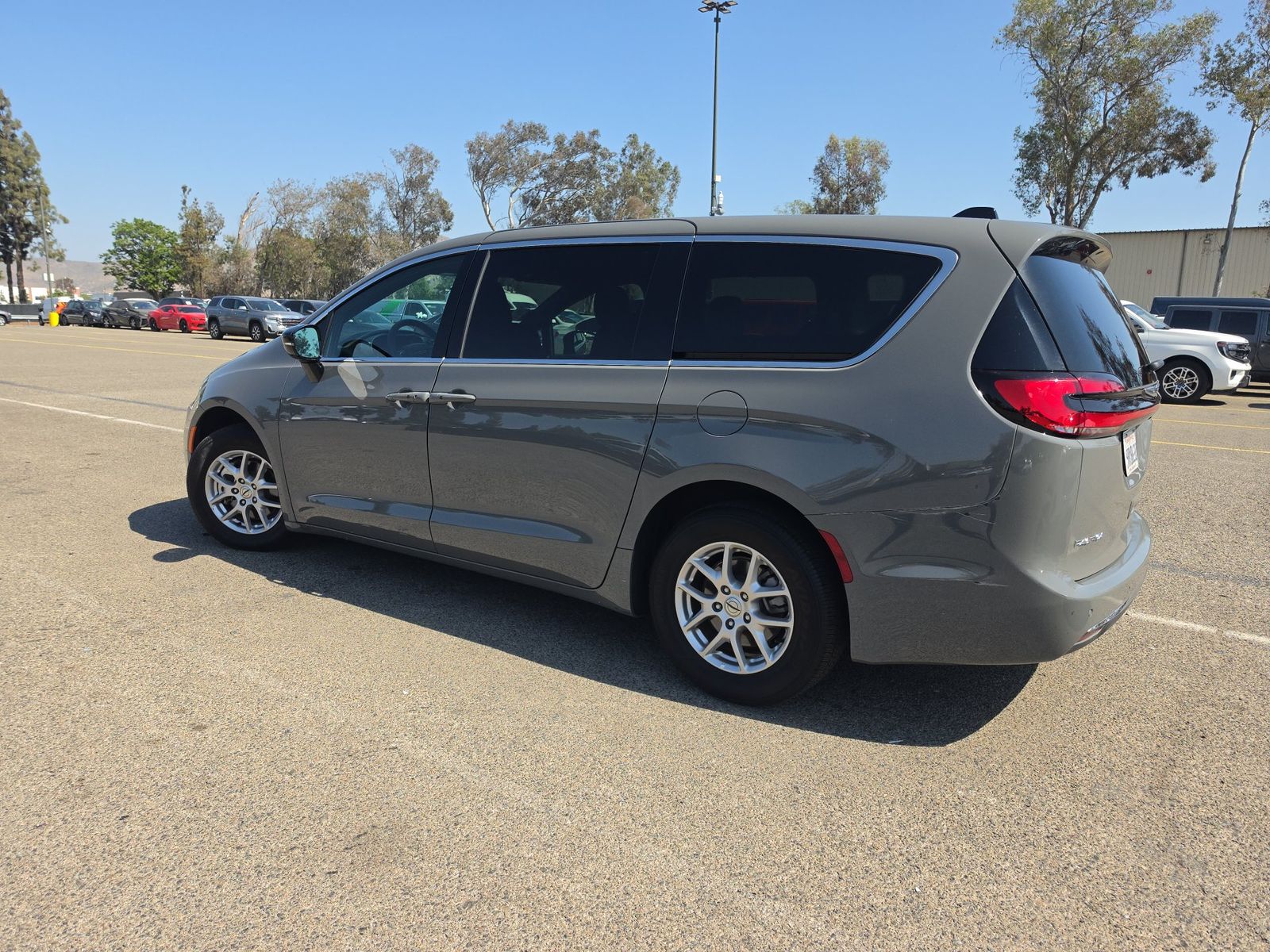 CHRYSLER PACIFICA - 7