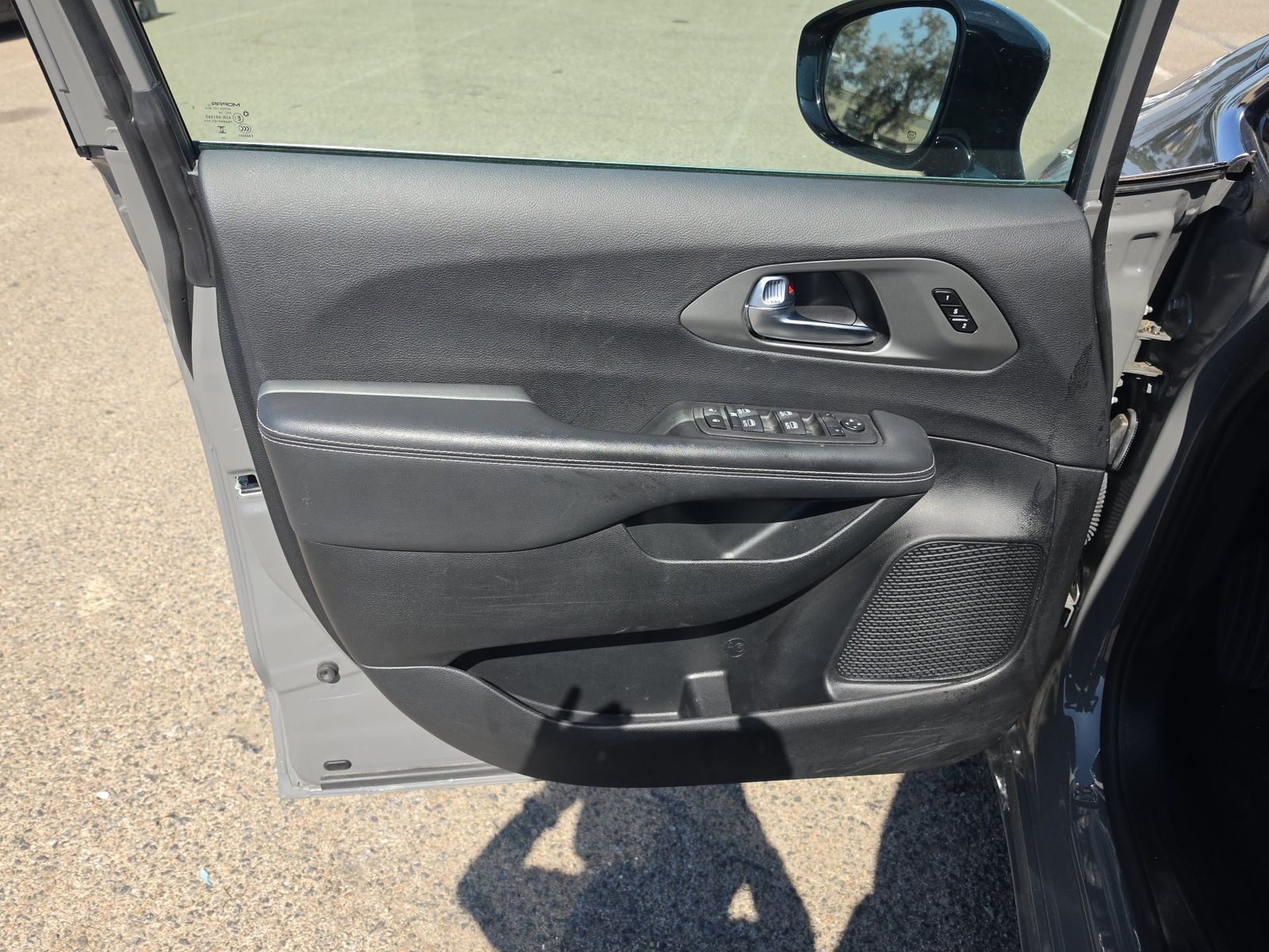 CHRYSLER PACIFICA - 10
