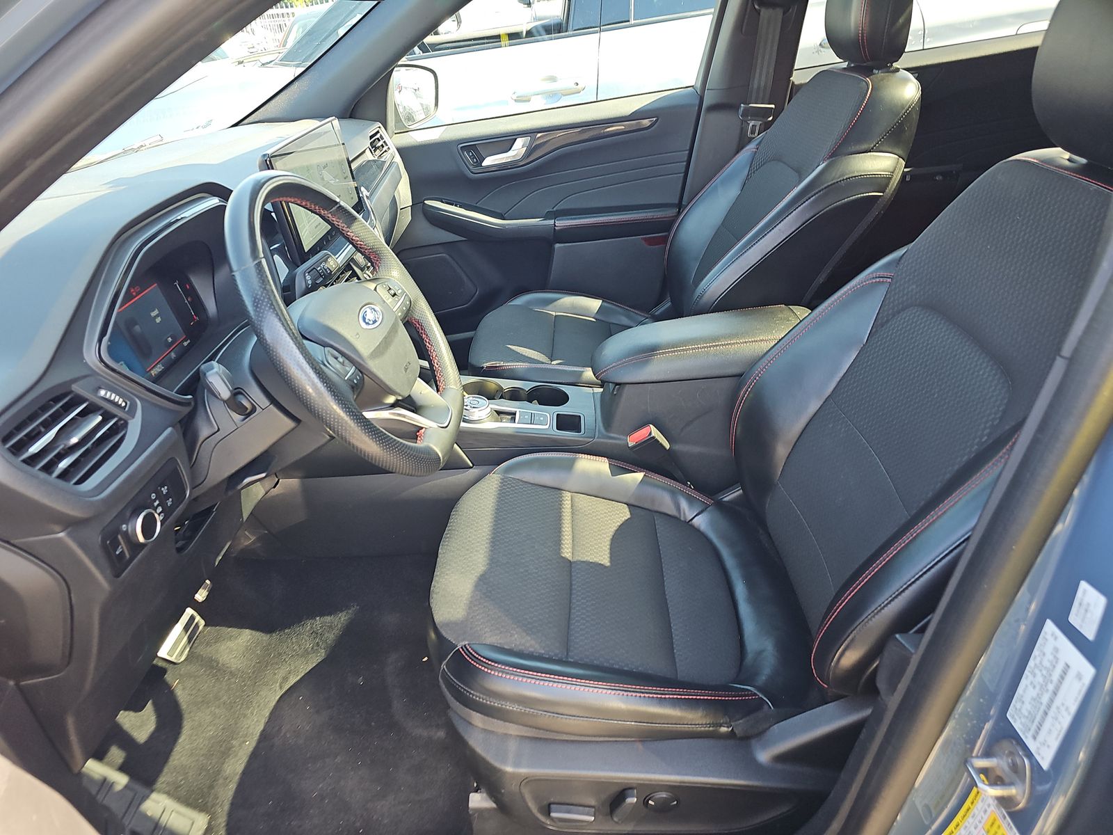 FORD ESCAPE - 8