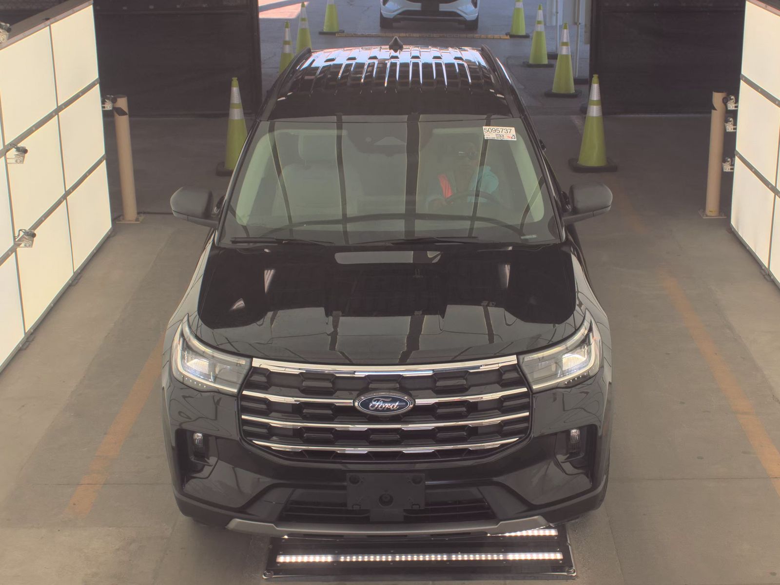 FORD EXPLORER - 3