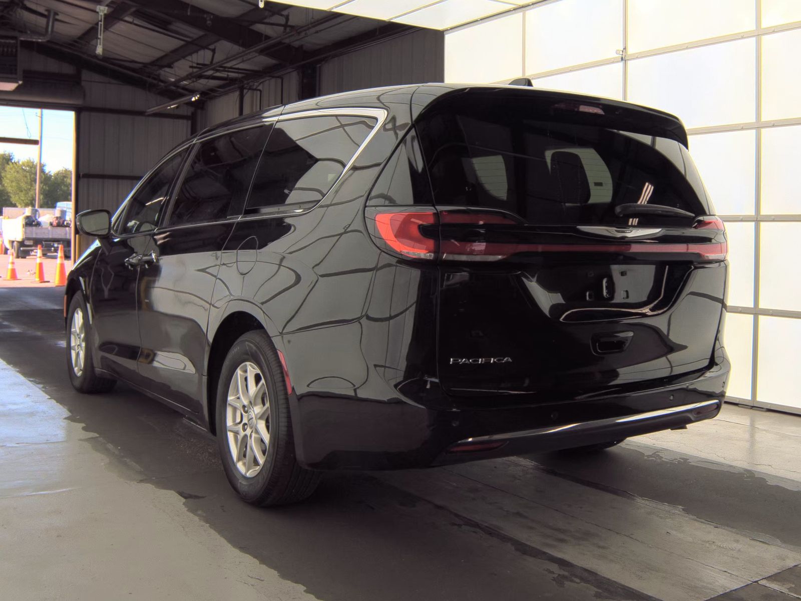 2025 Chrysler Pacifica Select FWD