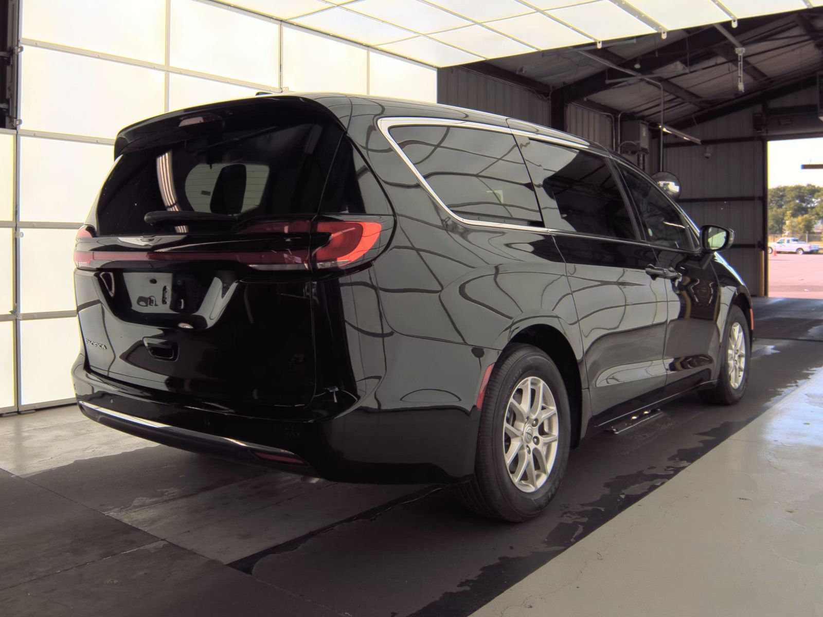 2025 Chrysler Pacifica Select FWD