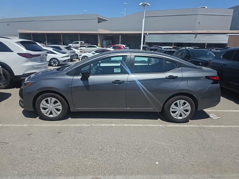 NISSAN VERSA - 9