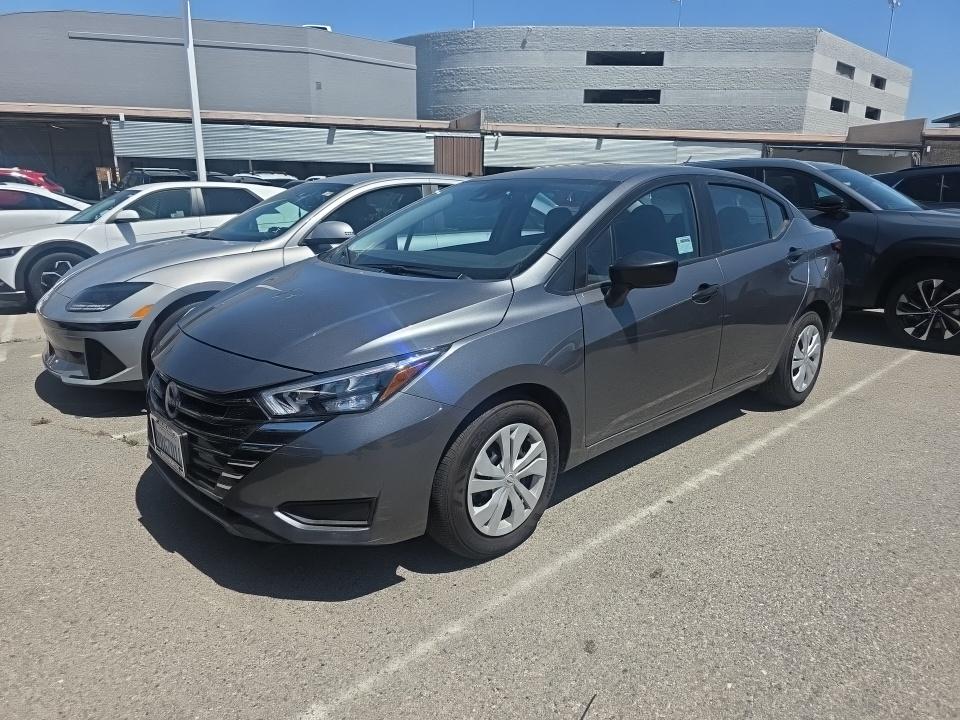 NISSAN VERSA - 1