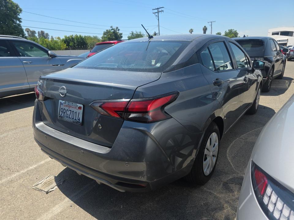 NISSAN VERSA - 6