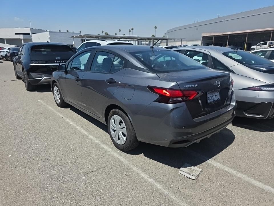 NISSAN VERSA - 8