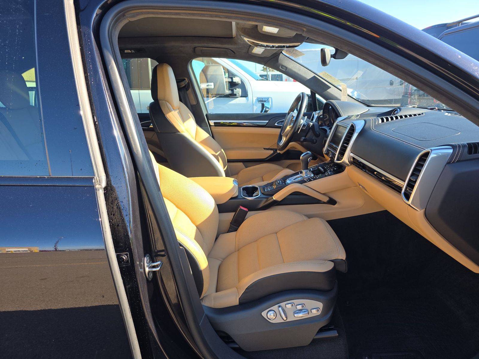 PORSCHE CAYENNE - 9