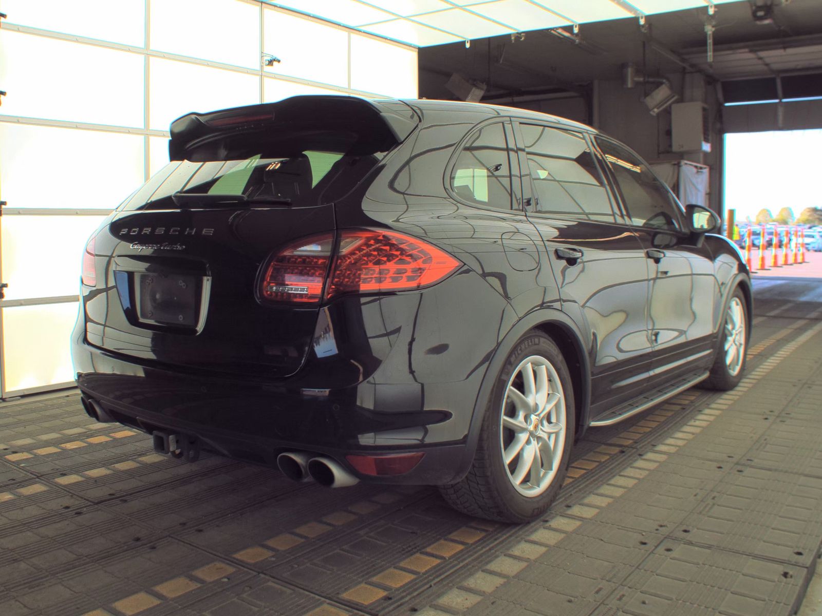 PORSCHE CAYENNE - 5