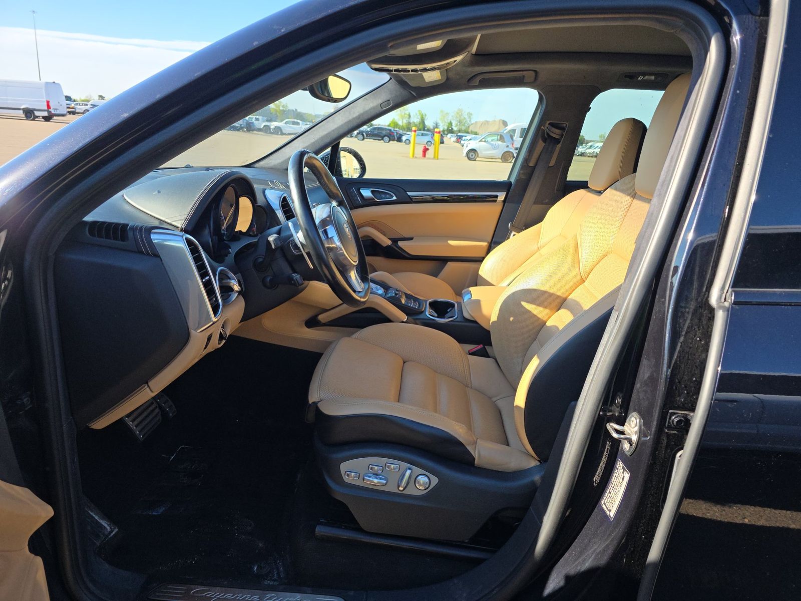 PORSCHE CAYENNE - 8