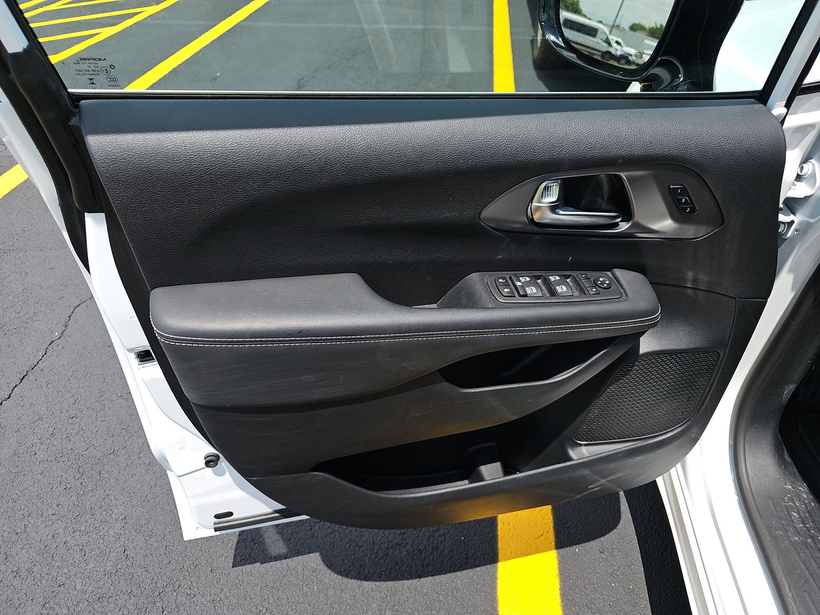 CHRYSLER PACIFICA - 10