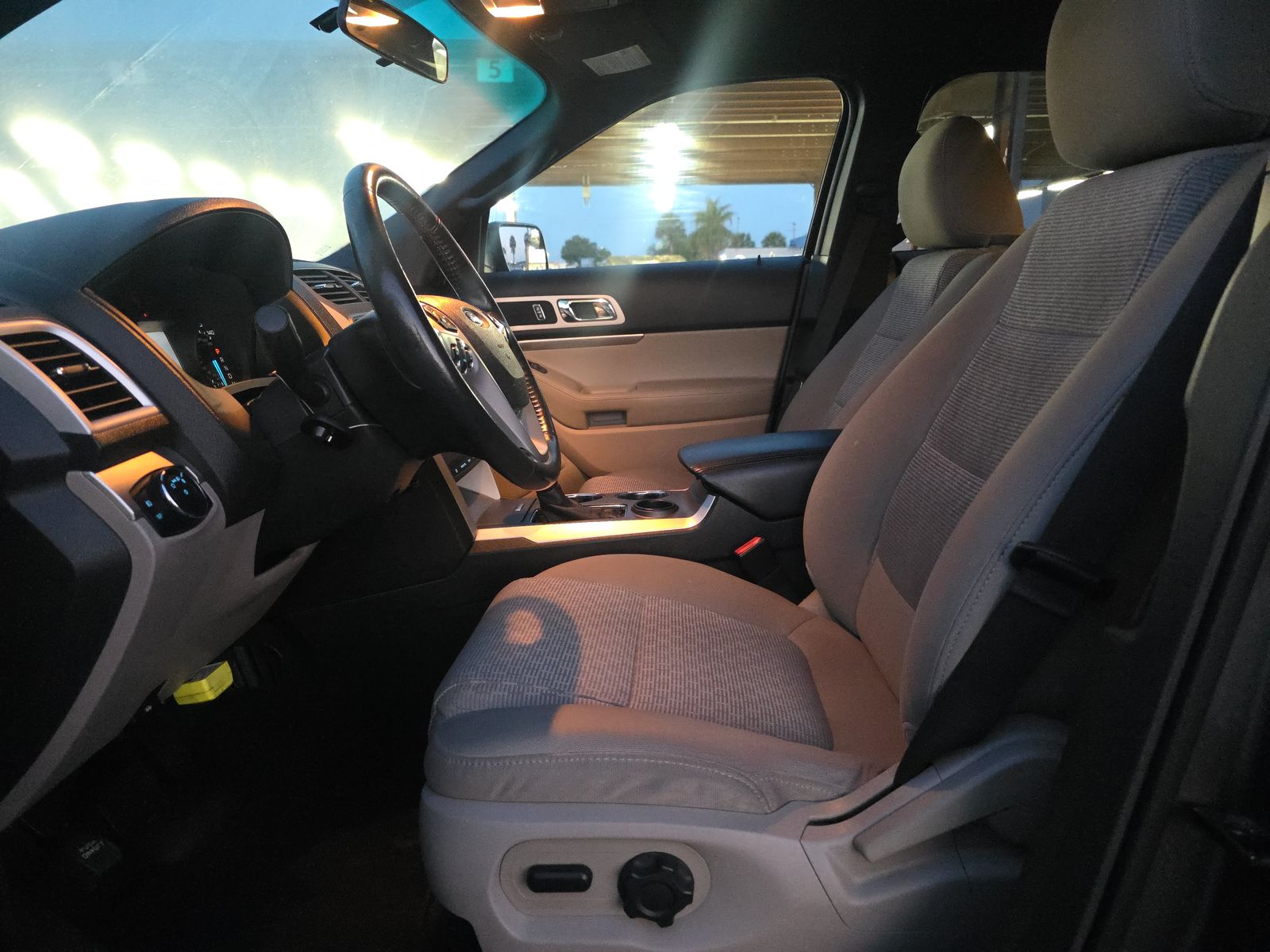 FORD EXPLORER - 8