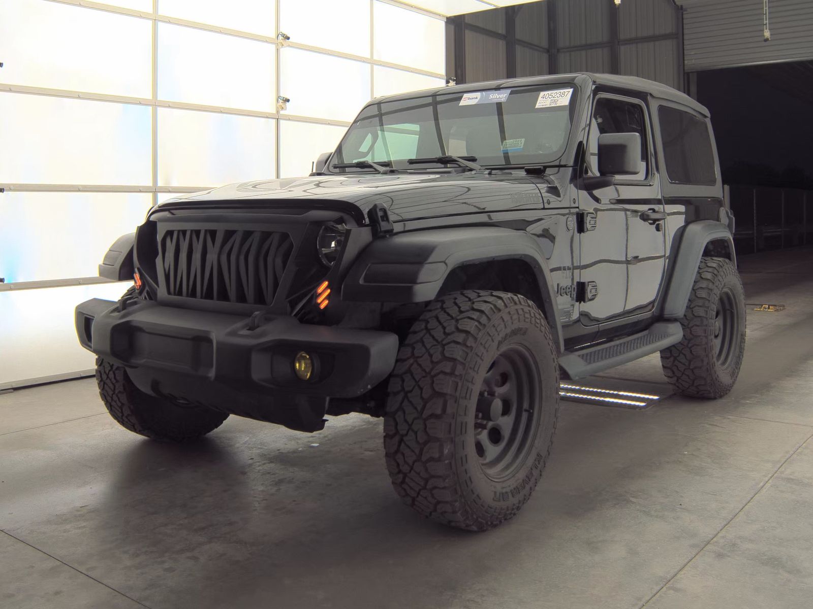 2023 Jeep Wrangler Sport's photo