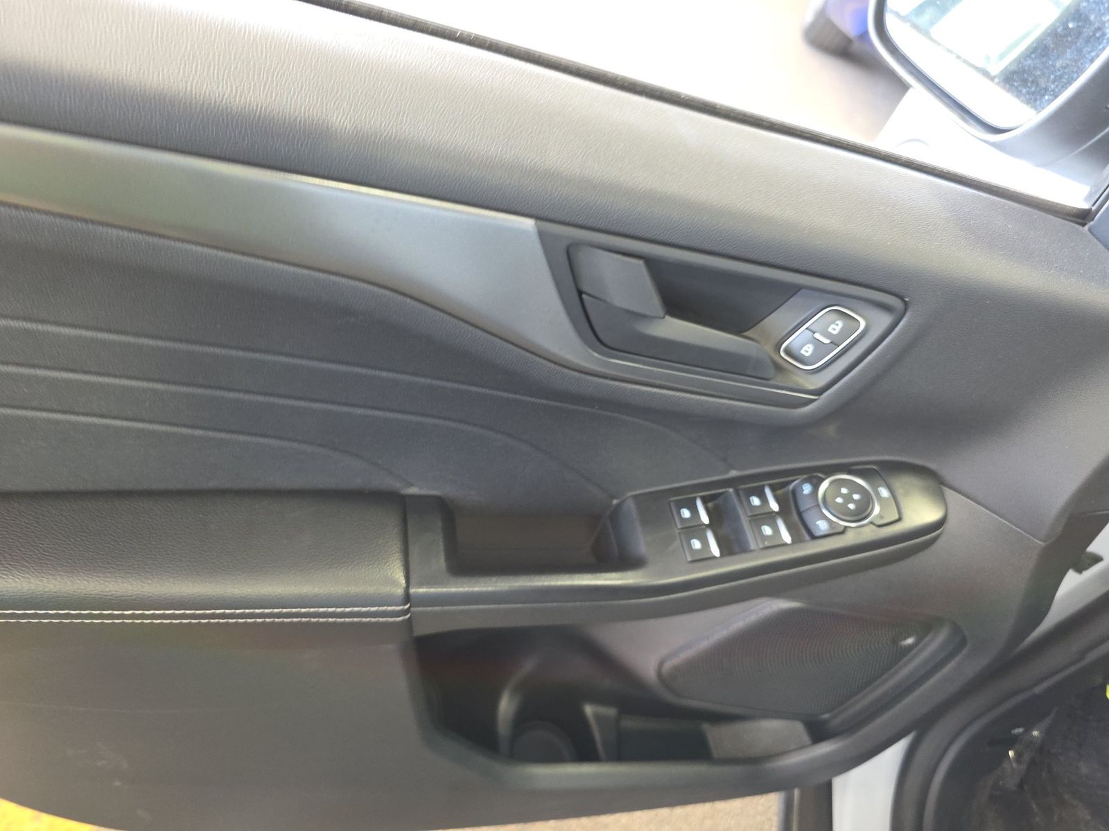 FORD ESCAPE - 10