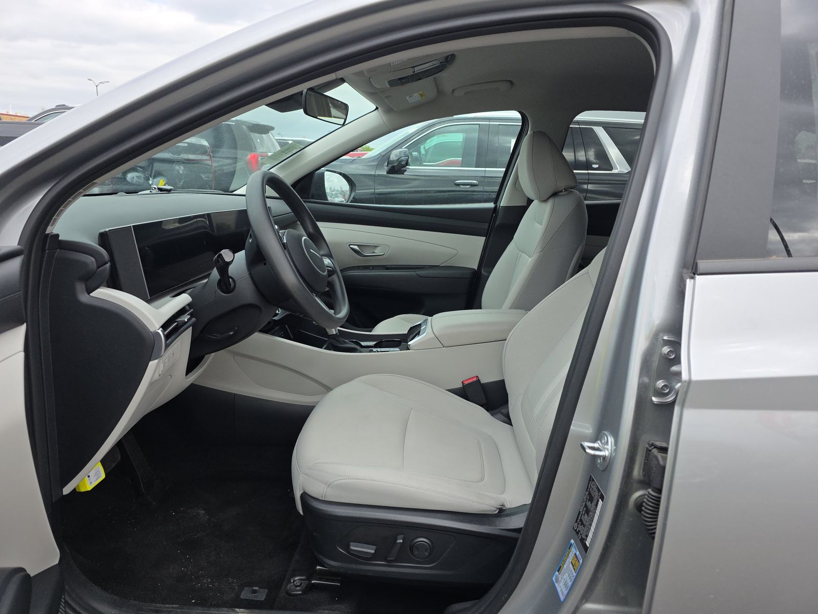 HYUNDAI TUCSON - 8