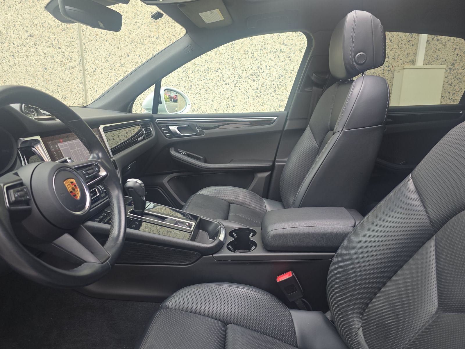 PORSCHE MACAN - 8