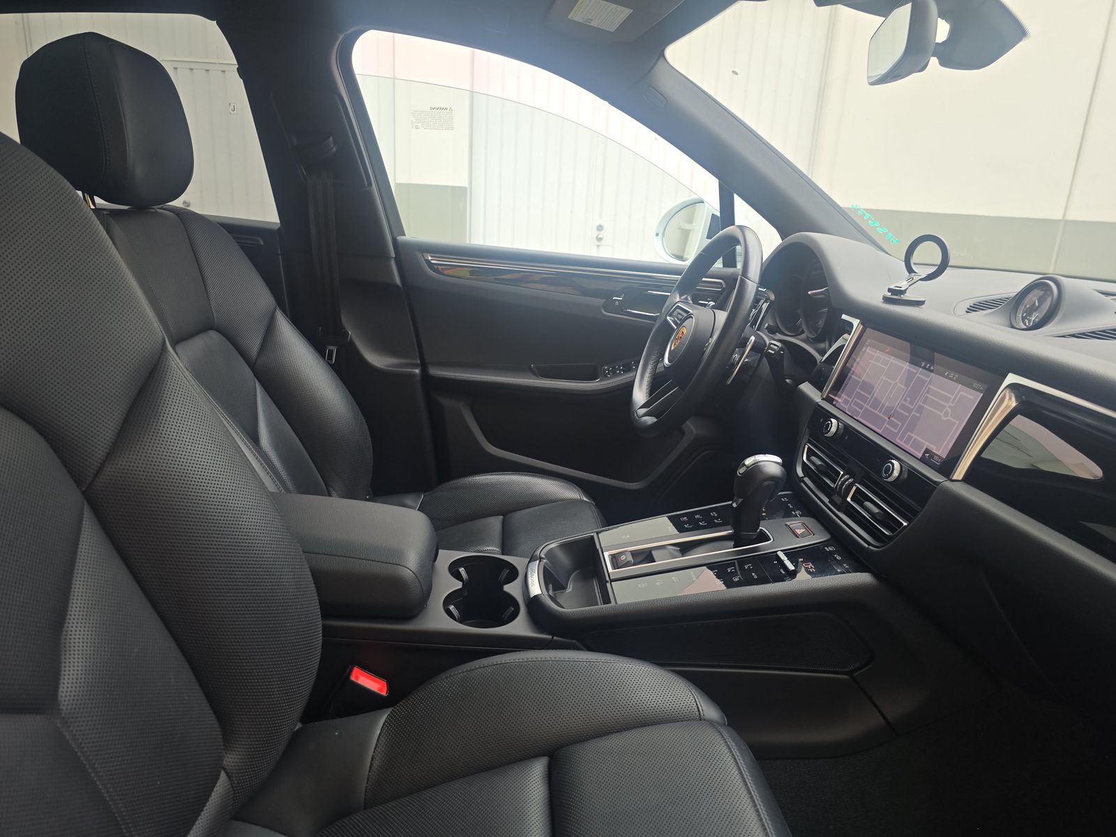 PORSCHE MACAN - 9