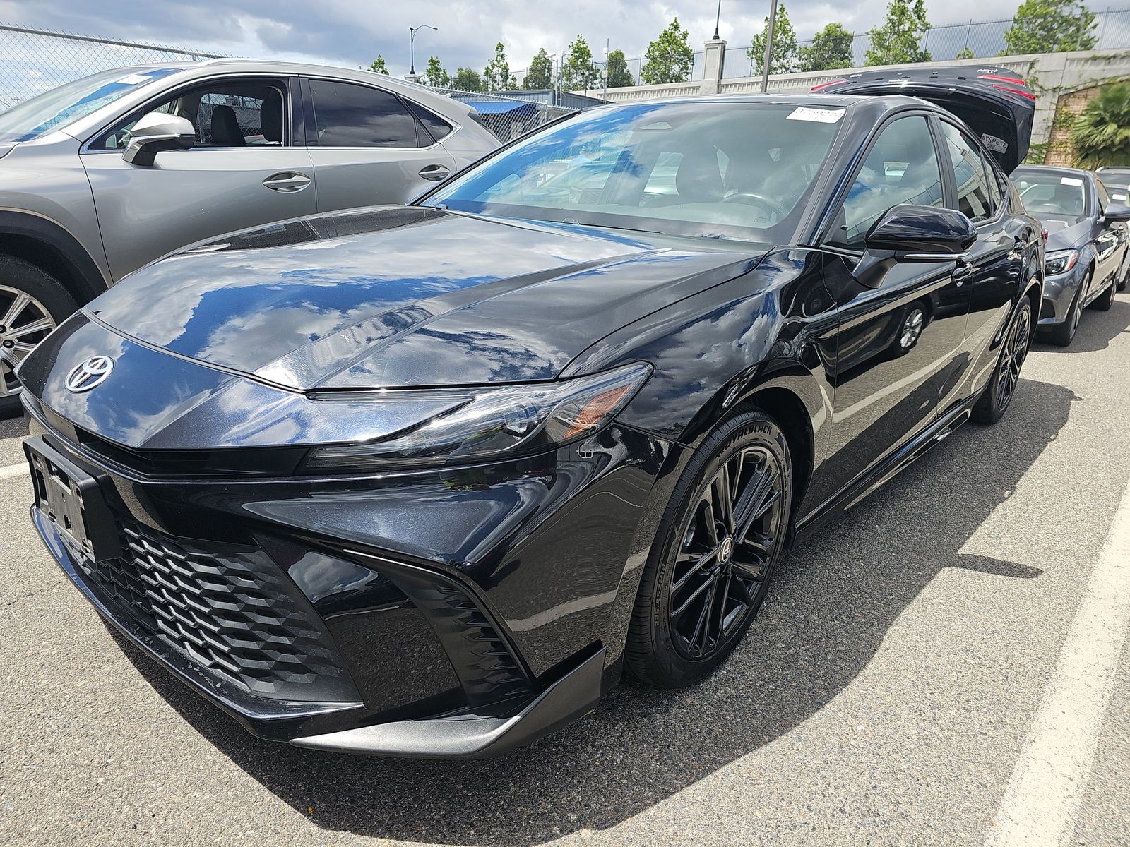 TOYOTA CAMRY - 1