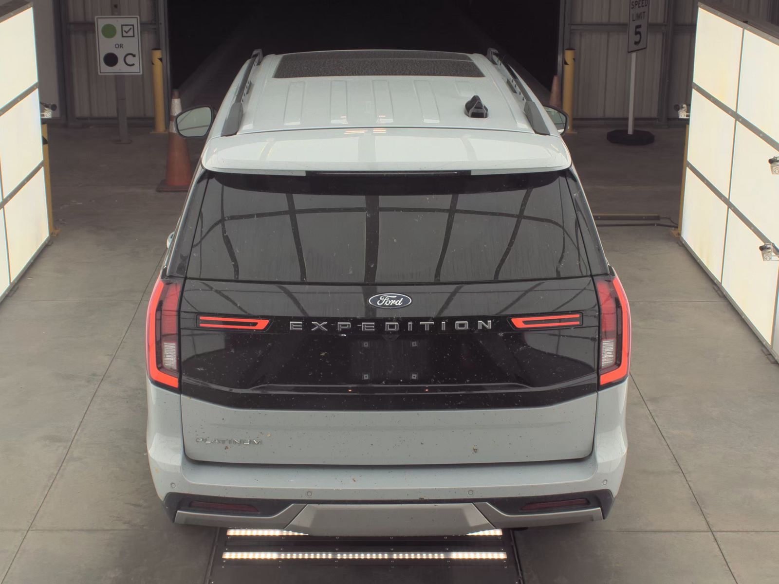 FORD EXPEDITION - 7